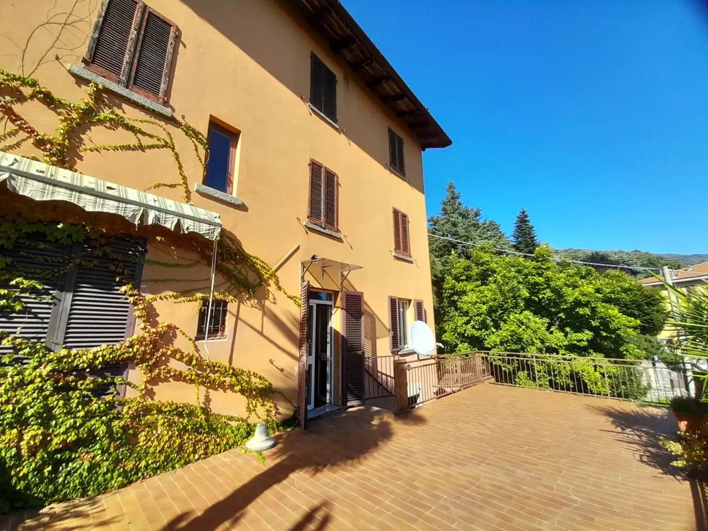 Casa indipendente in vendita a Longone al Segrino