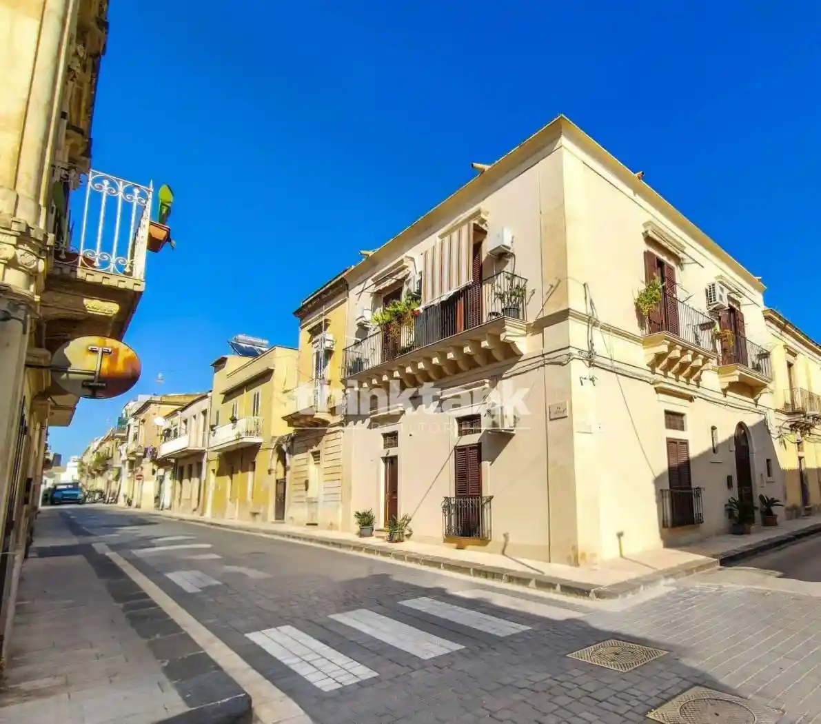 Palazzo - Edificio in vendita a Noto