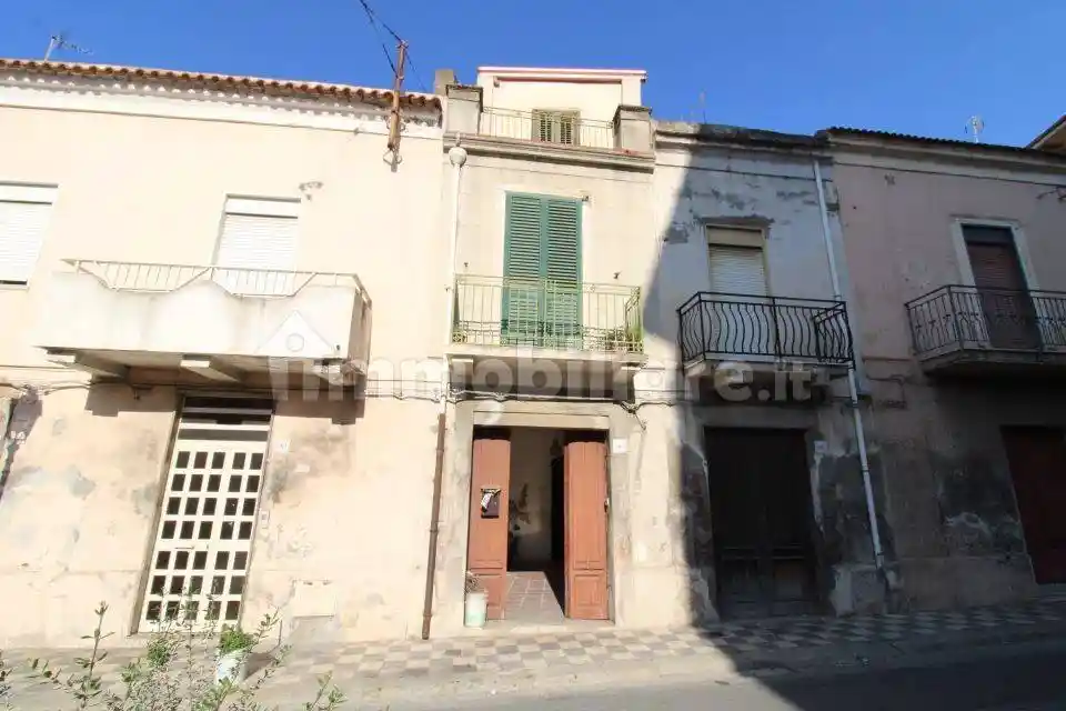 Casa indipendente in vendita a Barcellona Pozzo di Gotto