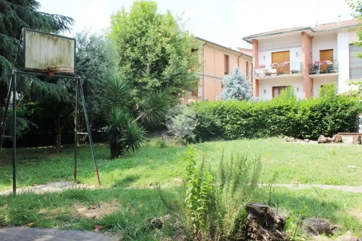 Casa indipendente in vendita a Pistoia