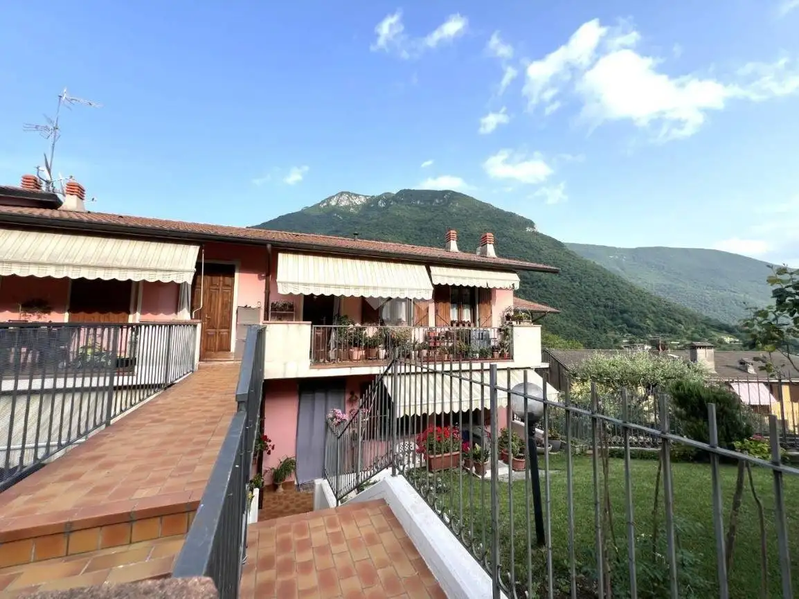 Appartamento in vendita a Caino