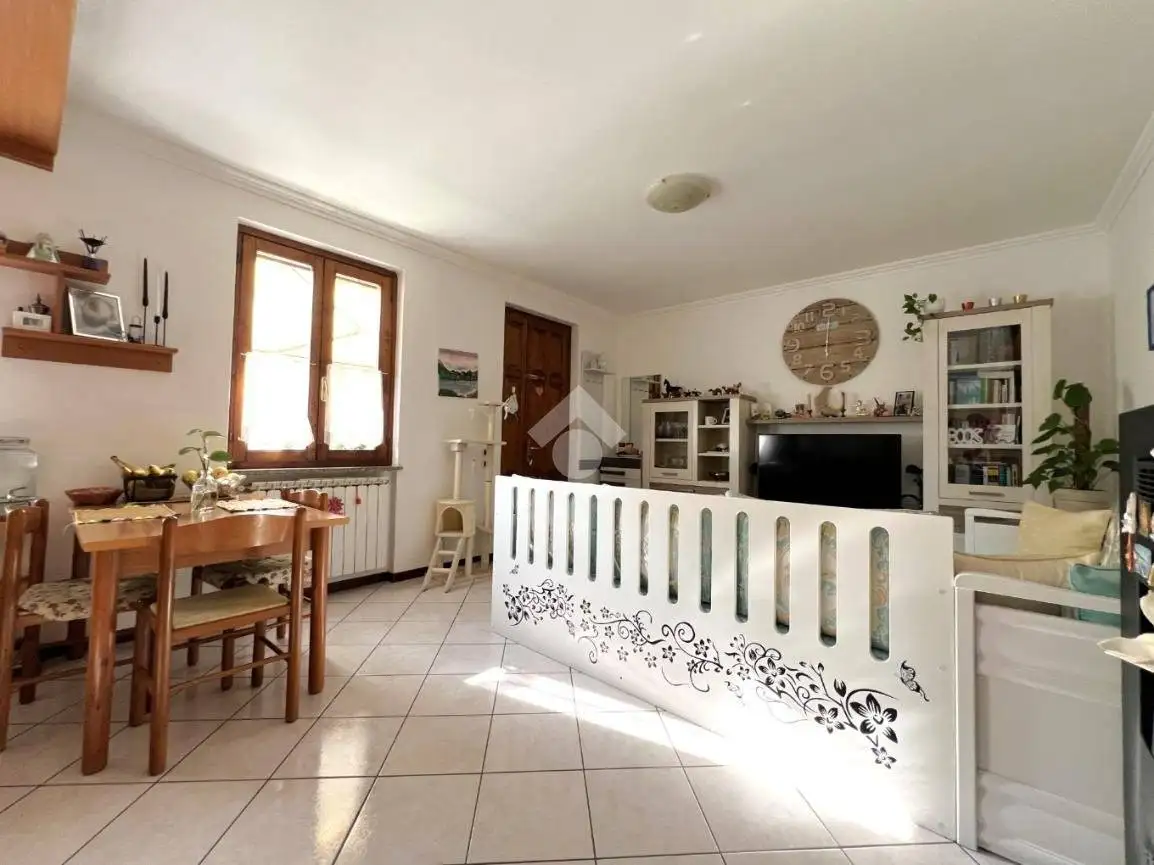 Trilocale via San Rocco, Caino - foto 4