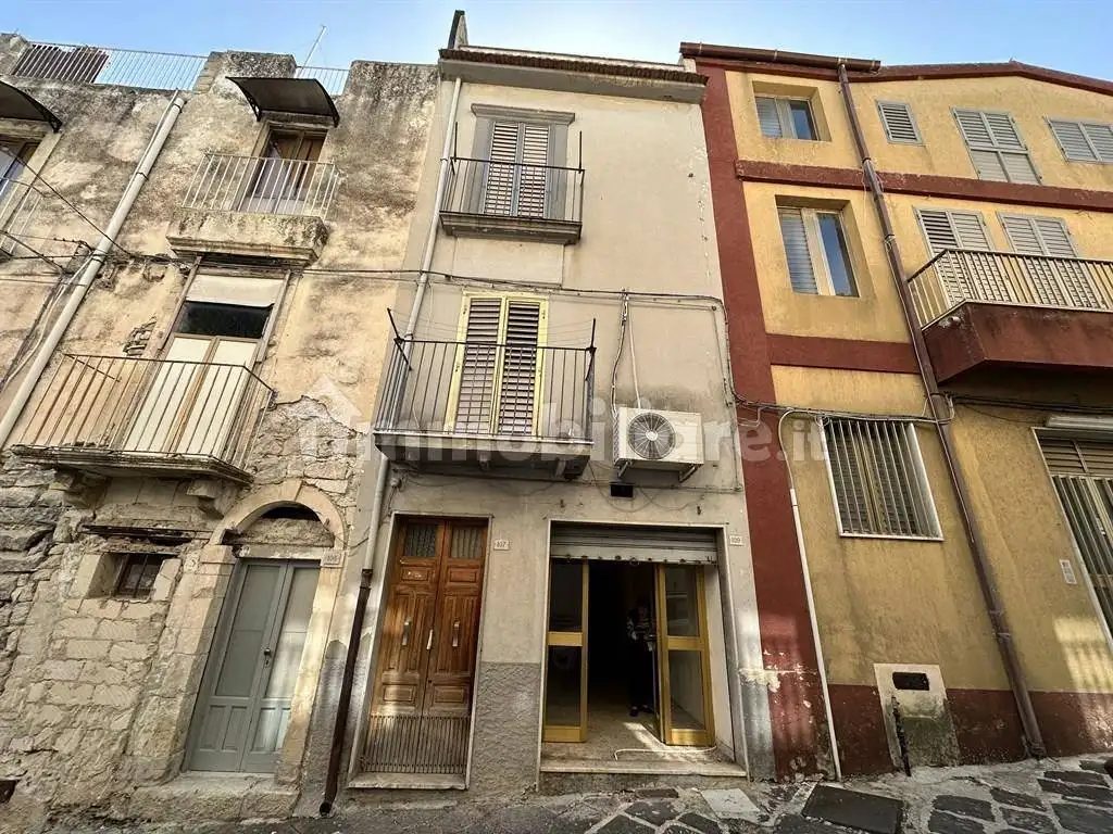 Casa indipendente in vendita a Giarratana