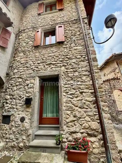 Casa indipendente in vendita a Almenno San Bartolomeo