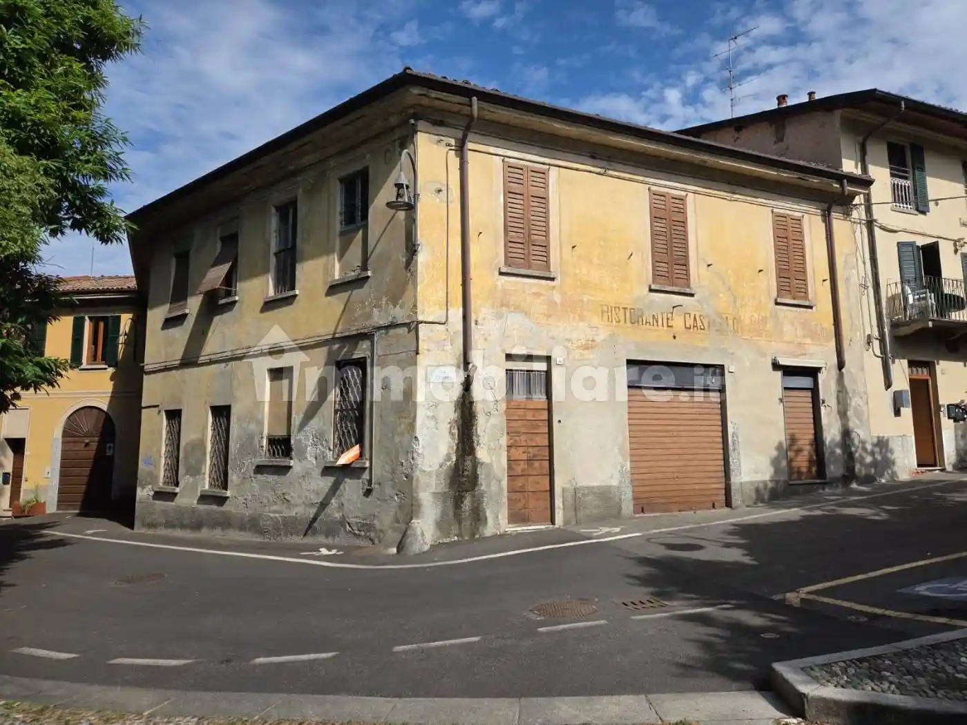 Palazzo - Edificio in vendita a Erba