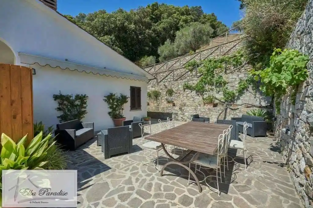 Appartamento in vendita a Marciana