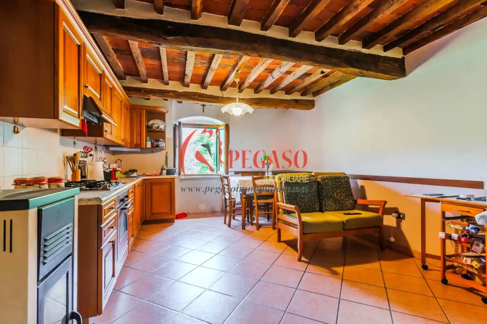 Casa indipendente in vendita a Pescia