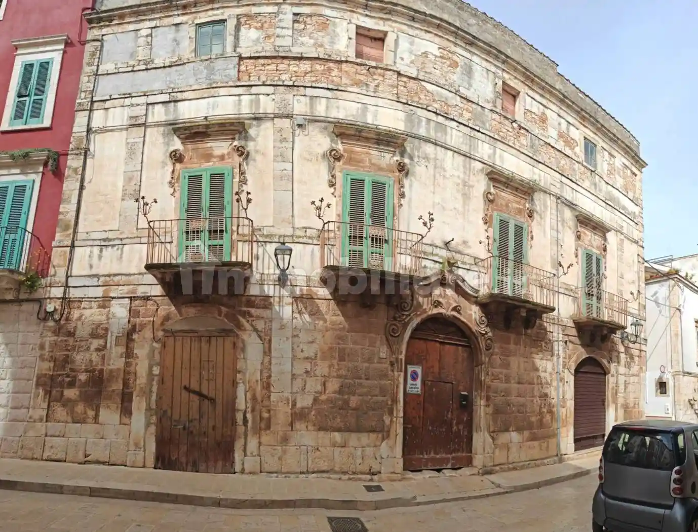 Palazzo - Edificio in vendita a Turi