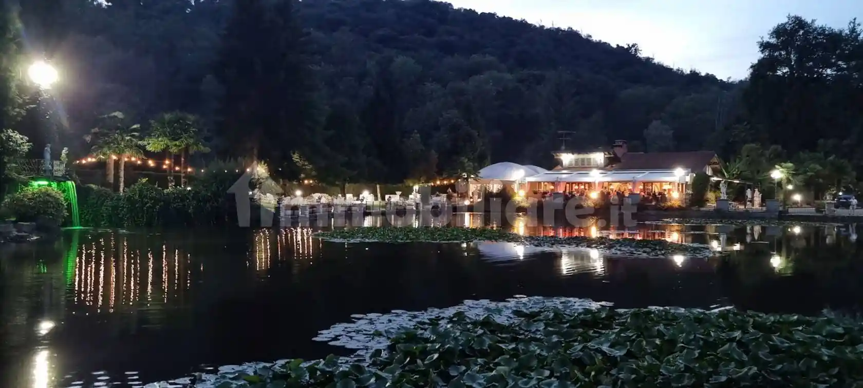 Villa in vendita a Sesto Calende