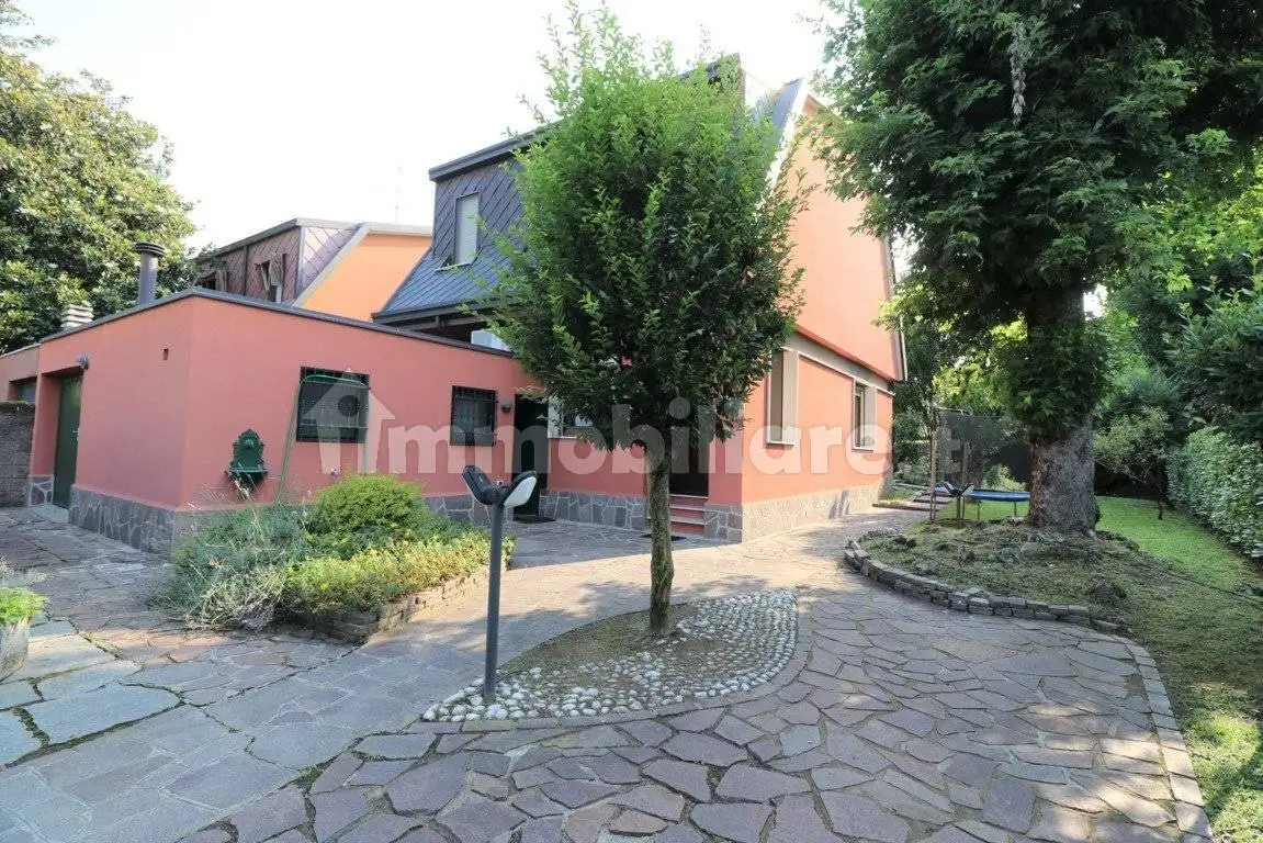 Villa in affitto a Arese