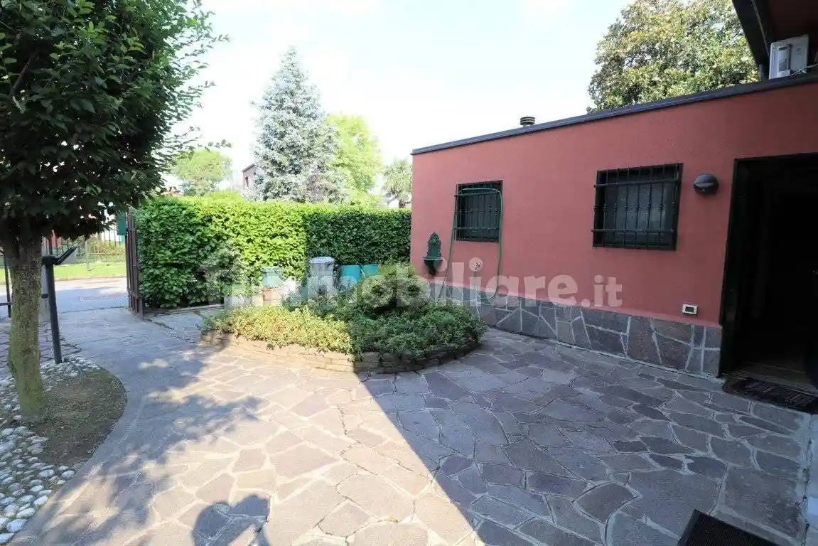 Villa unifamiliare via Campo Gallo 49, Centro, Arese - foto 2