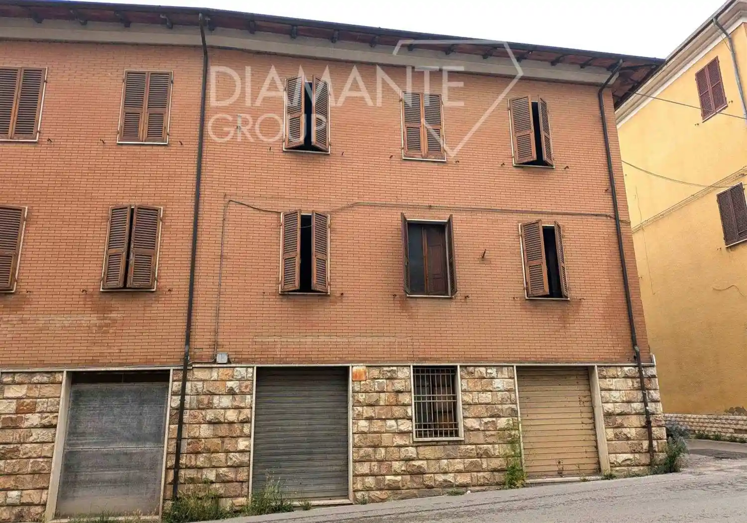 Terratetto unifamiliare 445 m², buono stato, Pozzuolo, Castiglione del Lago - foto 2