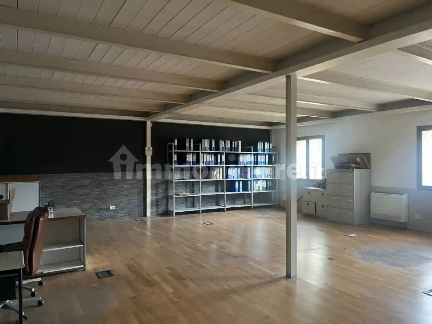 Palazzo - Edificio in Affitto - foto 2