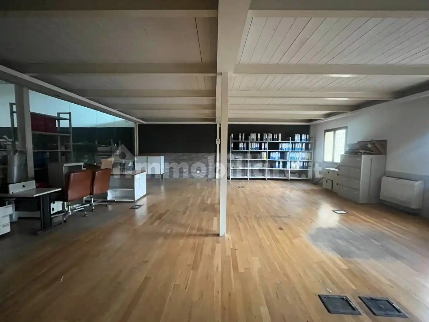 Palazzo - Edificio in Affitto - foto 4