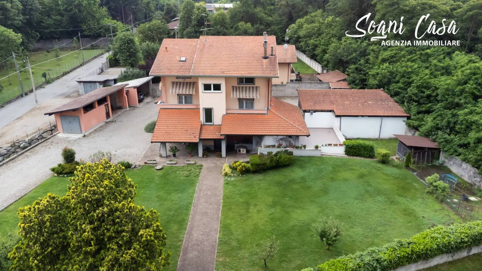 Villa in vendita a Fontaneto d'Agogna