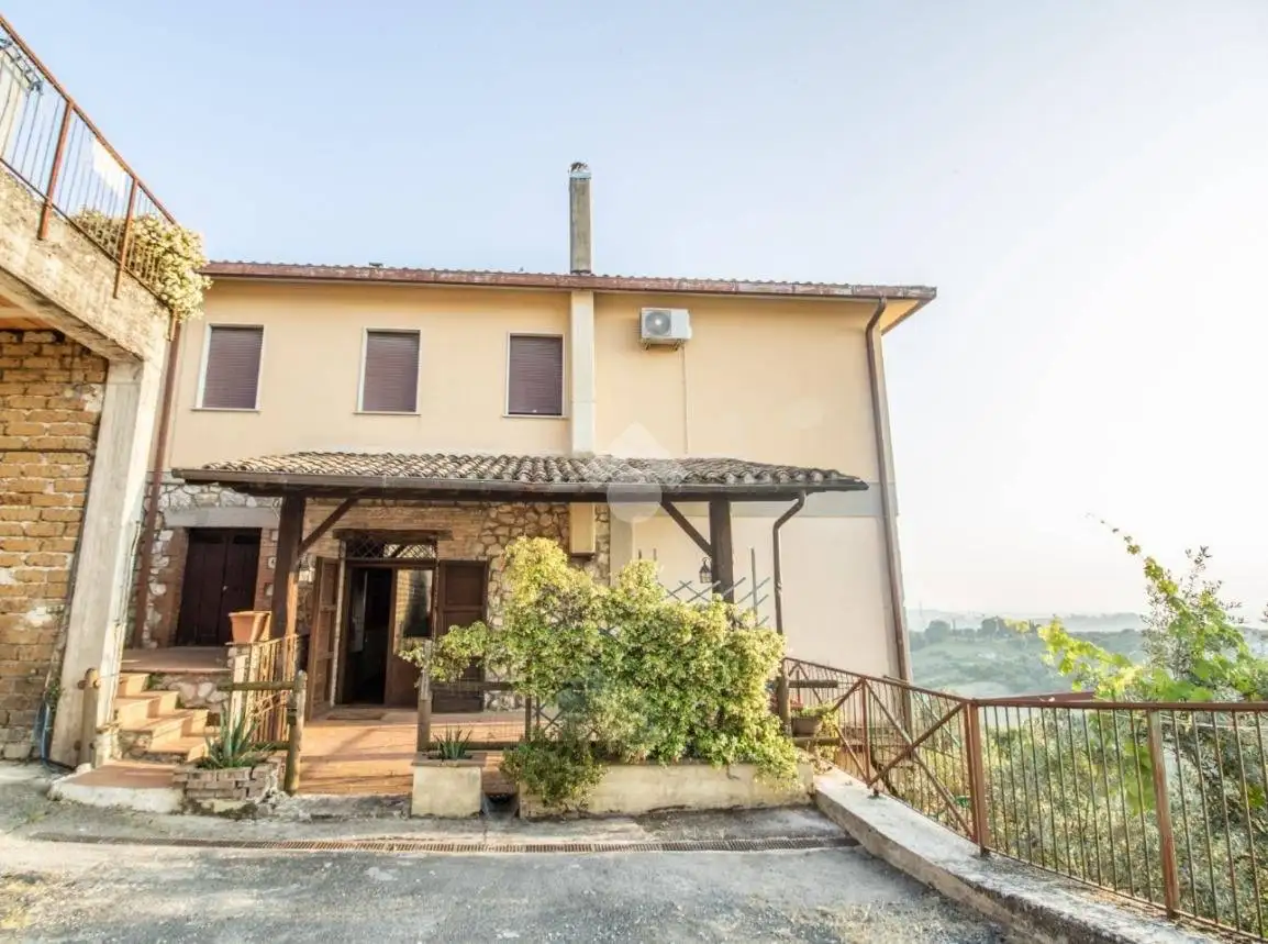 Casa indipendente in vendita a Casperia