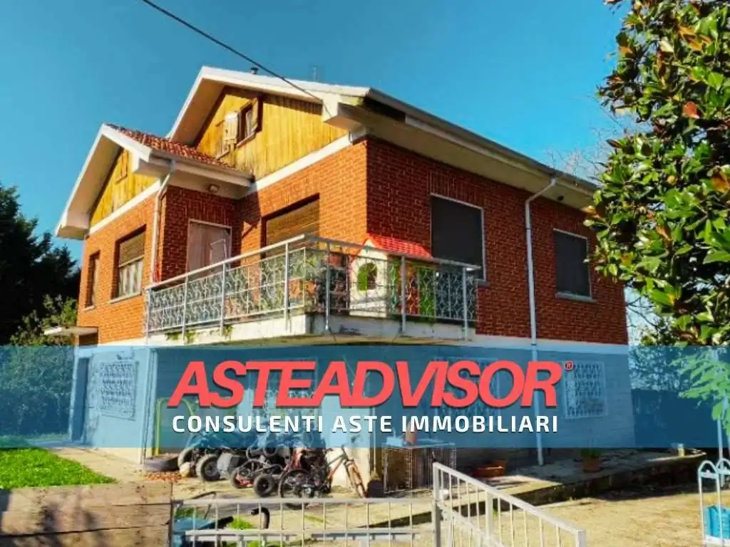 Villa in asta a Sciolze