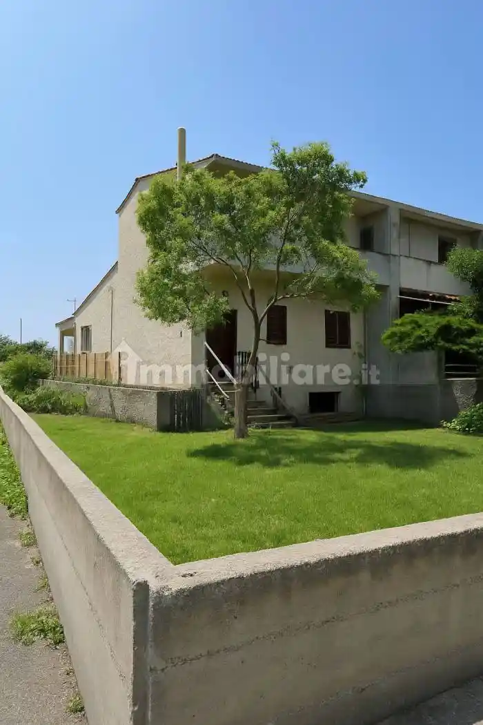 Villa in vendita a Fiumefreddo Bruzio