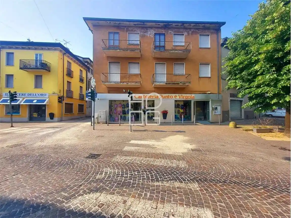 Palazzo - Edificio in vendita a Lonato del Garda