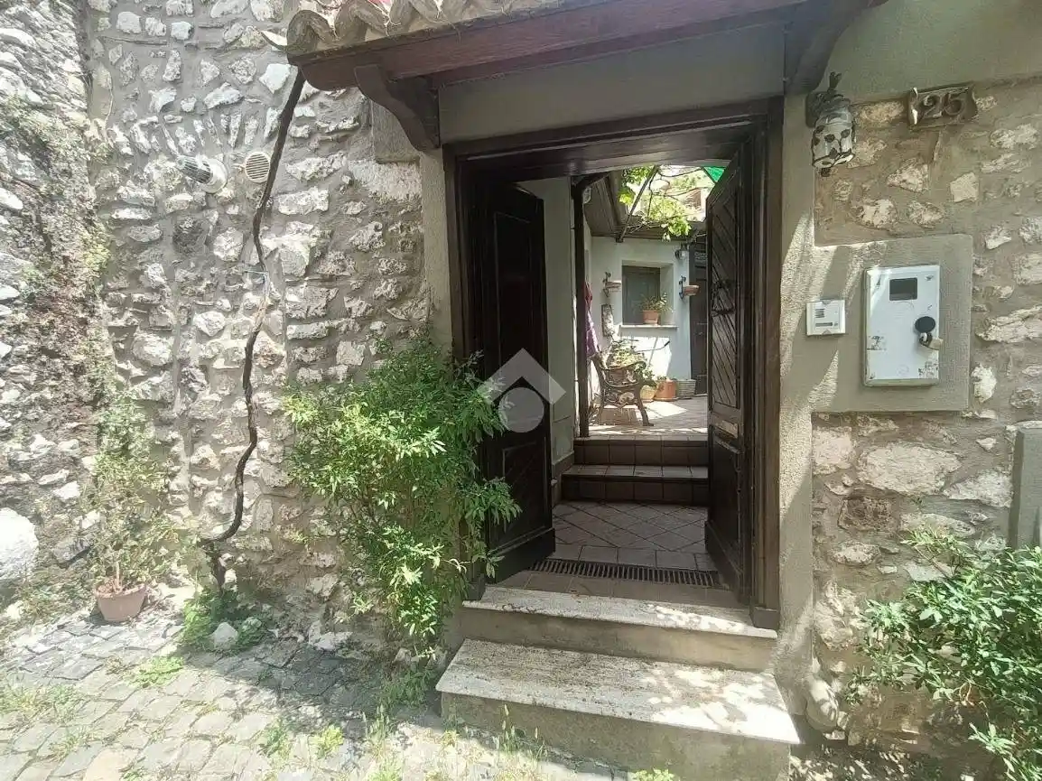 Palazzo - Edificio in vendita a Segni