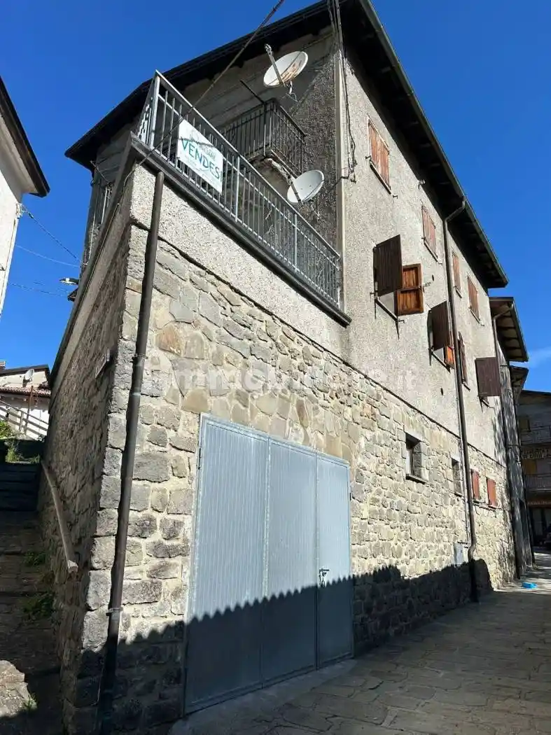 Appartamento in vendita a Ventasso