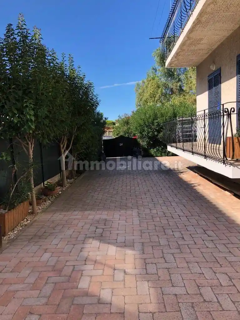 Trilocale via Lelio Basso 2, Villa Rosa, Martinsicuro - foto 4