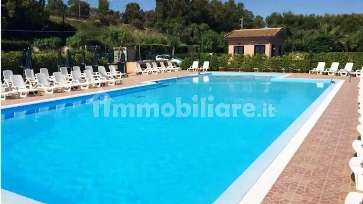 Villa in affitto a Campofelice di Roccella