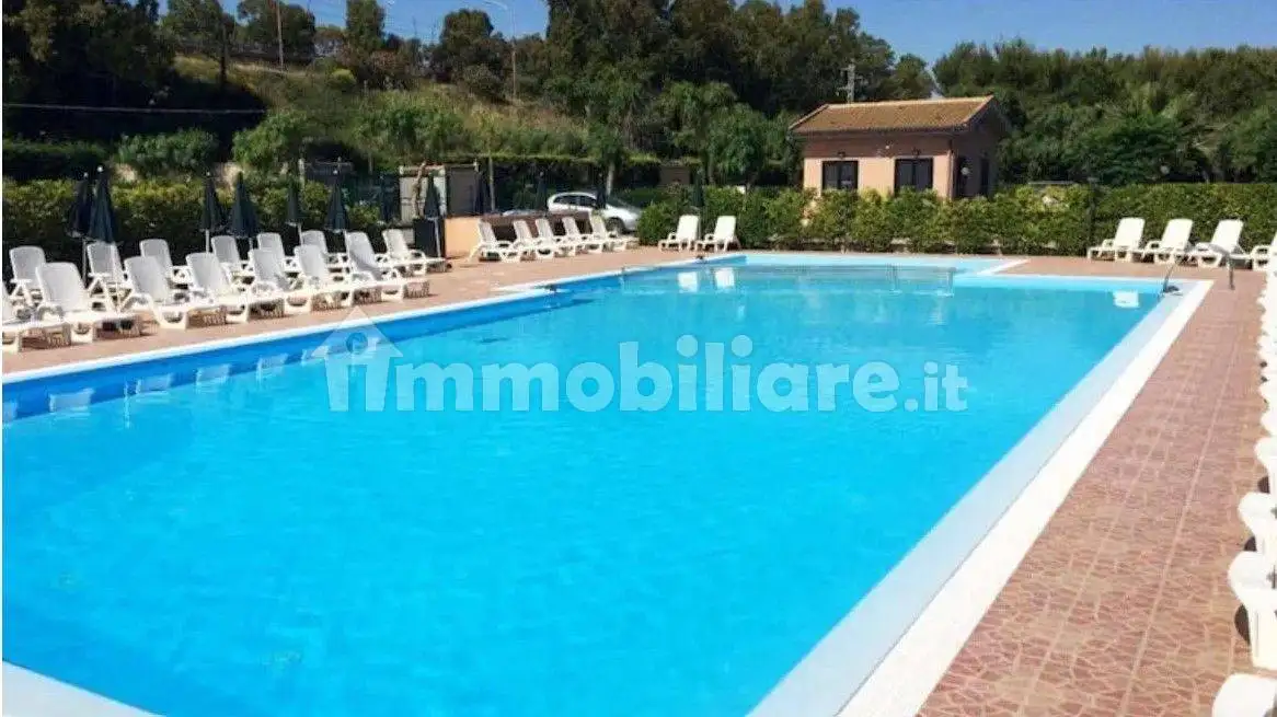 Villa in affitto a Campofelice di Roccella