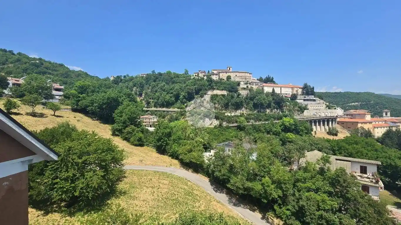 Trilocale via roma 19, Centro, Cascia - foto 2