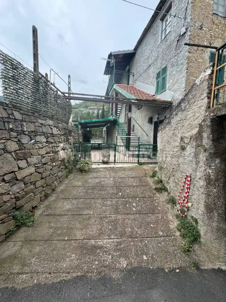 Villa in vendita a Garlenda