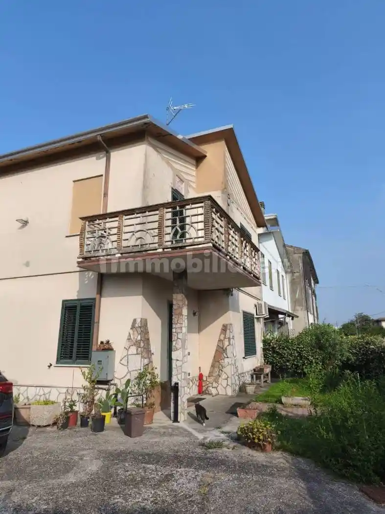 Villa a schiera via Giuseppe Mazzini 349, Centro, Bergantino - foto 2