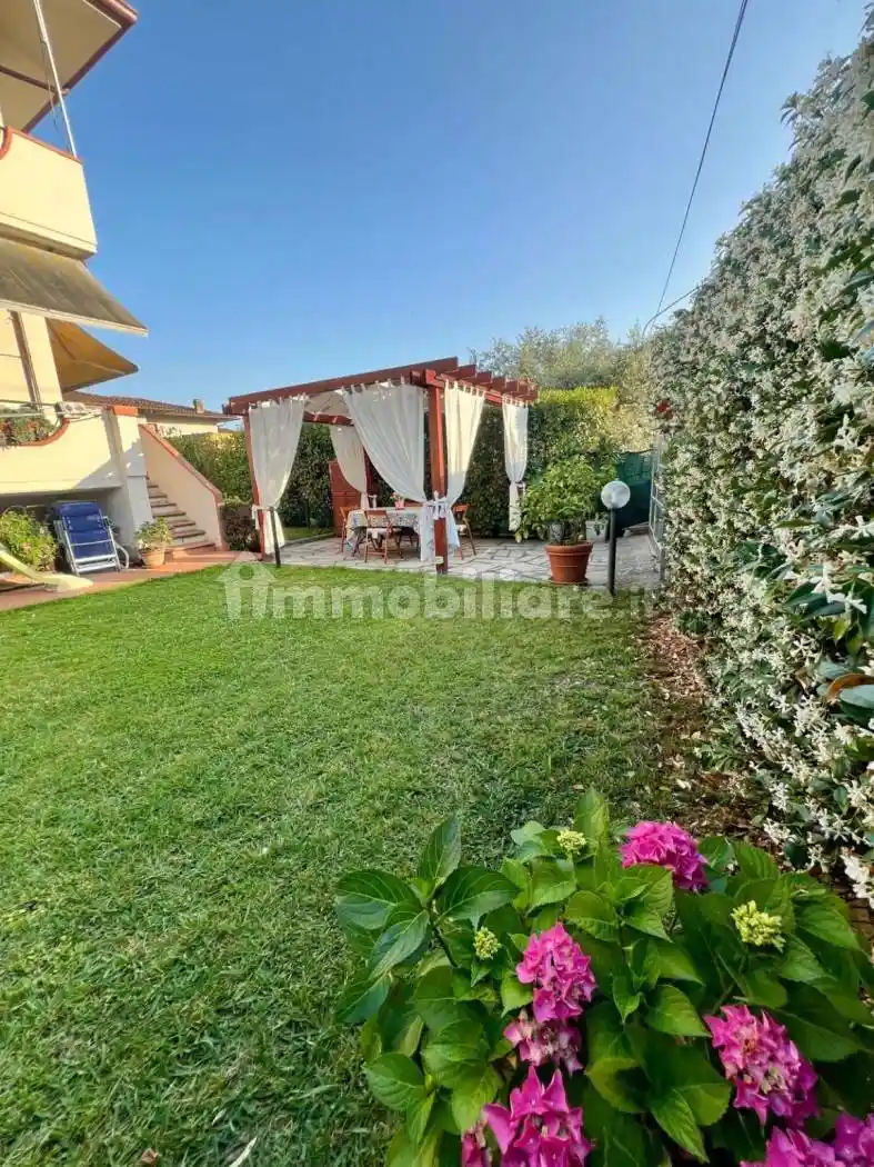 Appartamento in vendita a Carrara