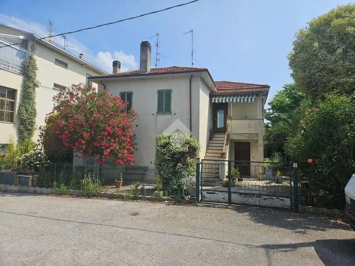 Villa in vendita a Foligno