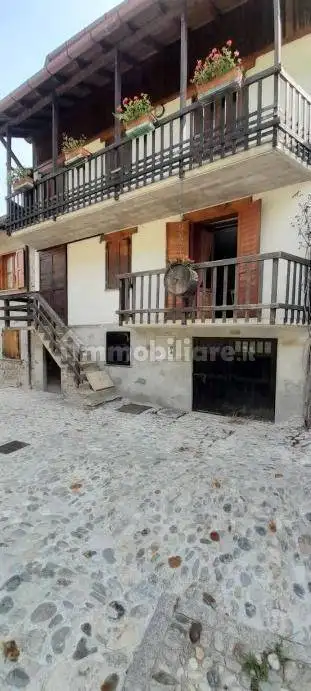 Appartamento in vendita a Faedo Valtellino