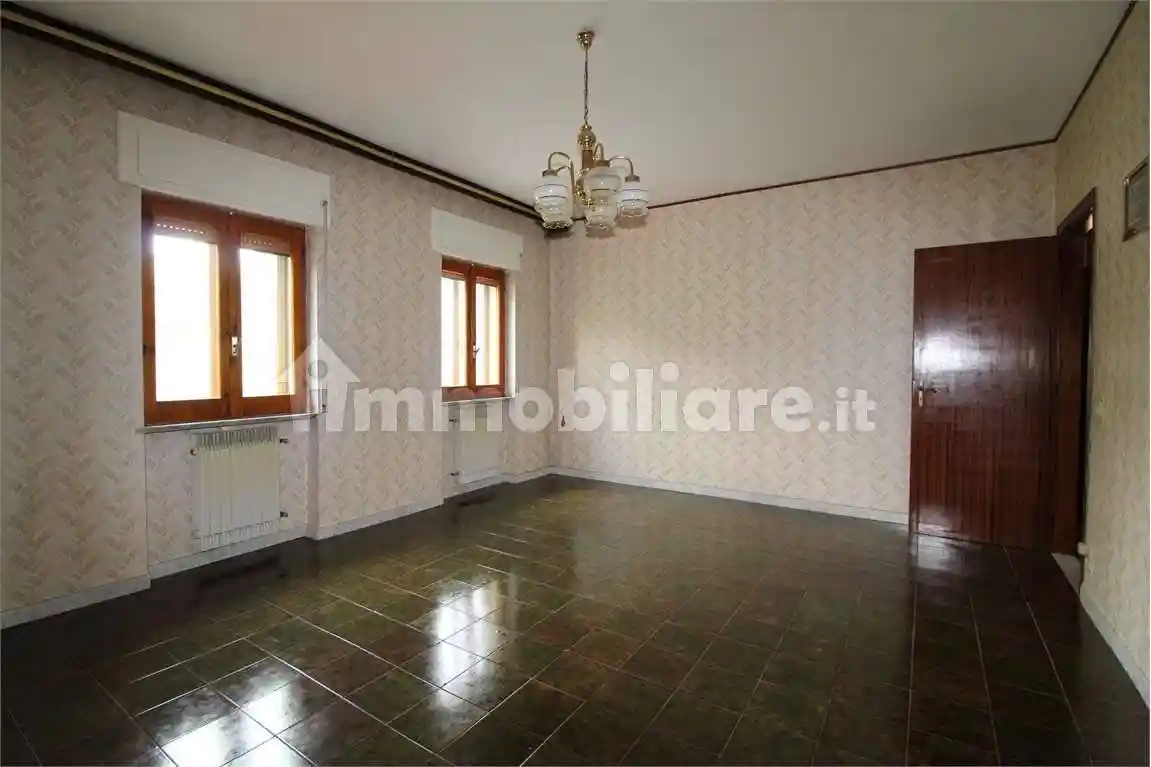 Appartamento buono stato, secondo piano, Centro, Pignola - foto 2