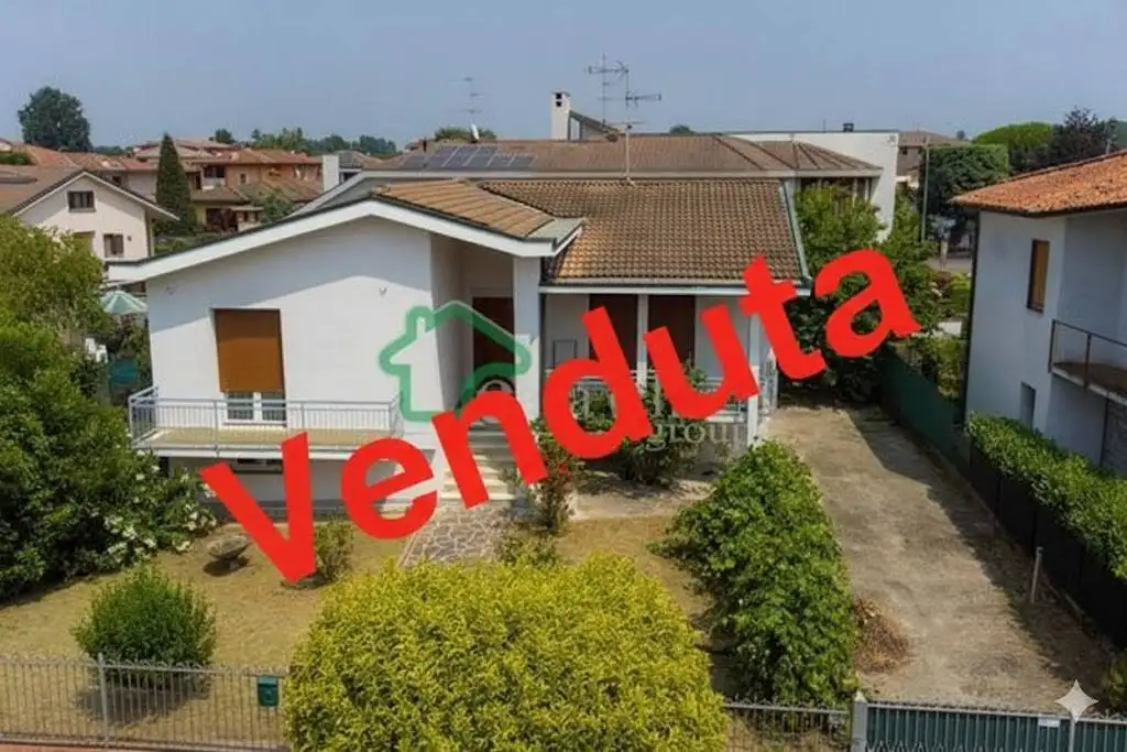 Villa in vendita a Monte Cremasco