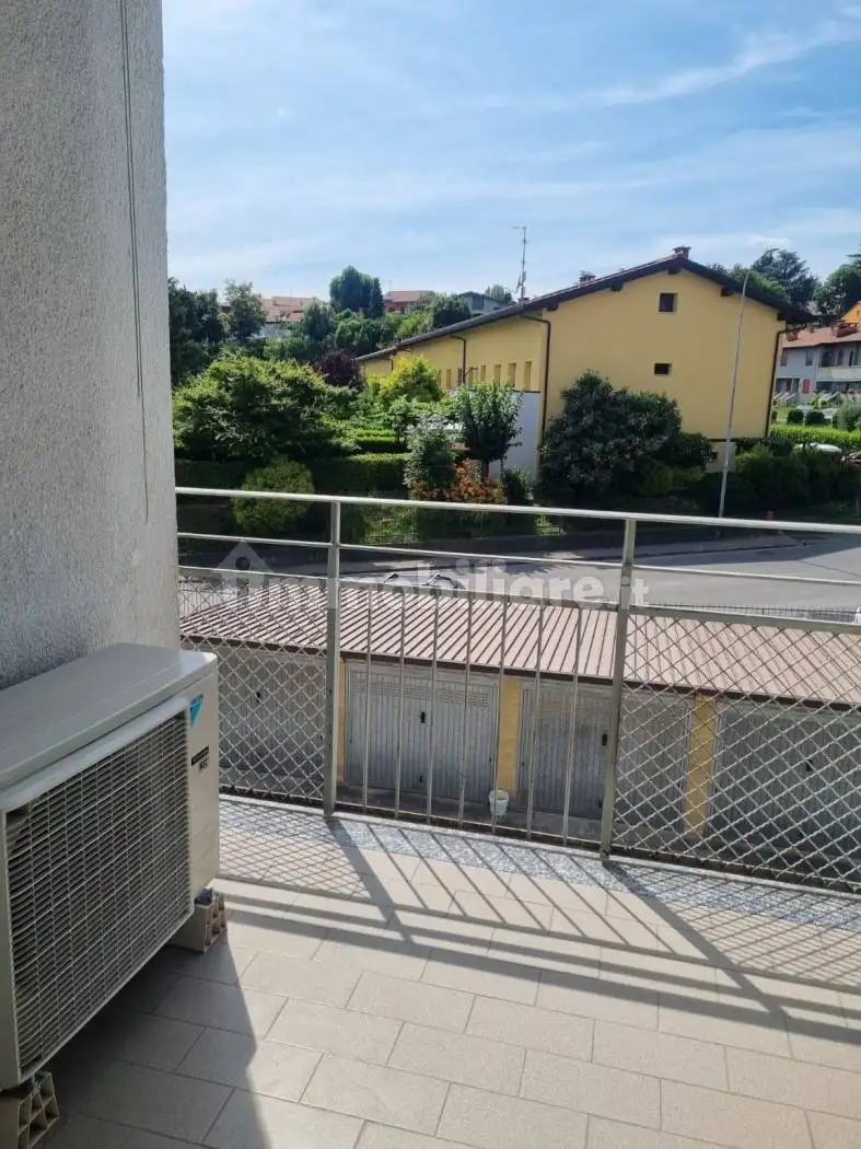 Appartamento in vendita a Monguzzo