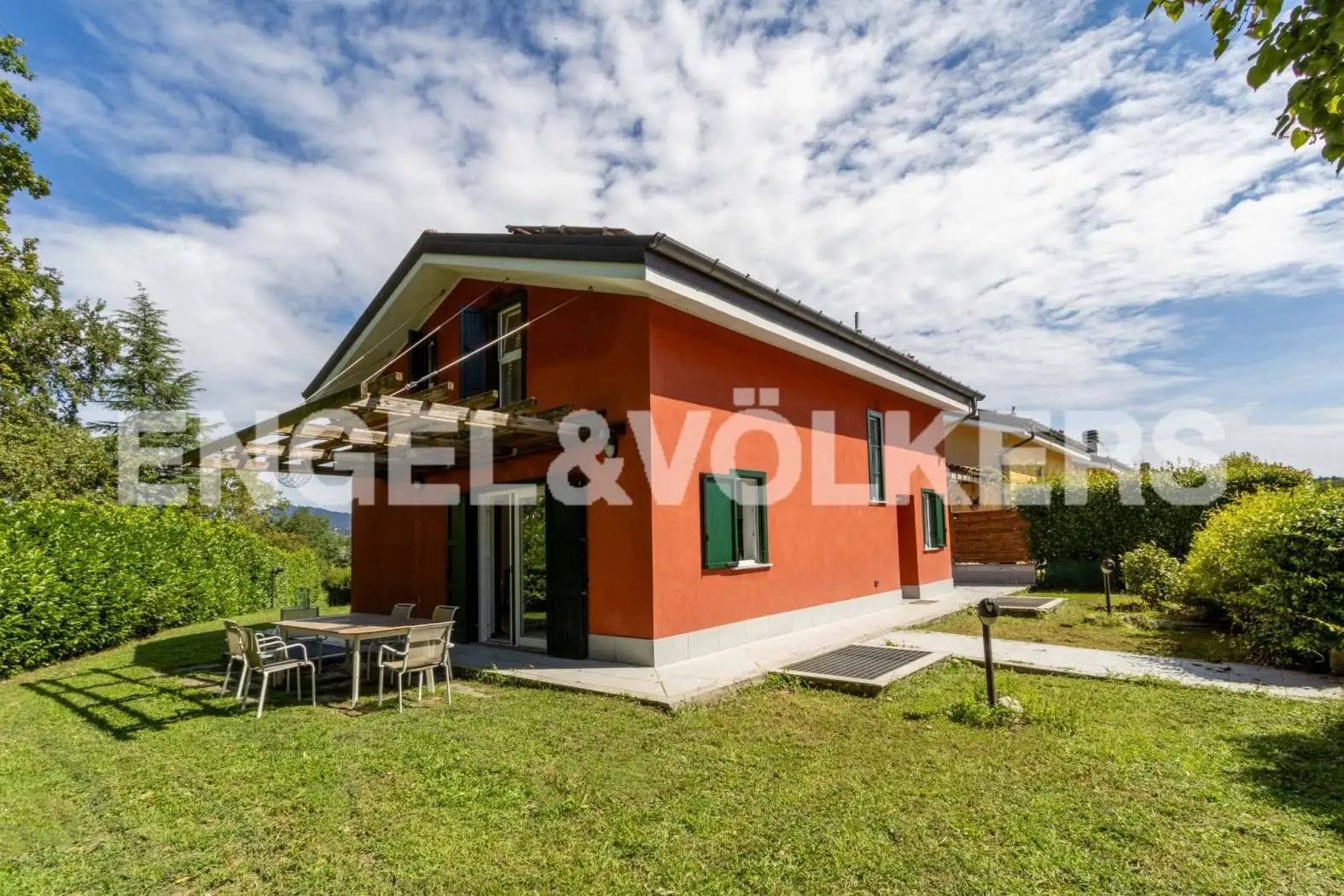 Villa in affitto a Azzate