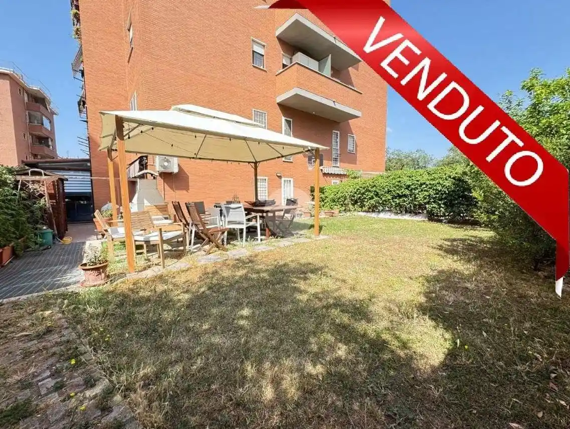 Appartamento in vendita a Roma