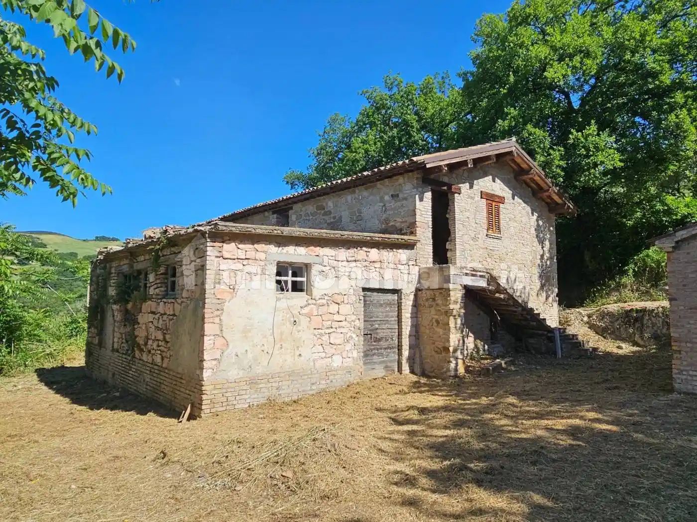 Rustico - Casale in vendita a San Severino Marche