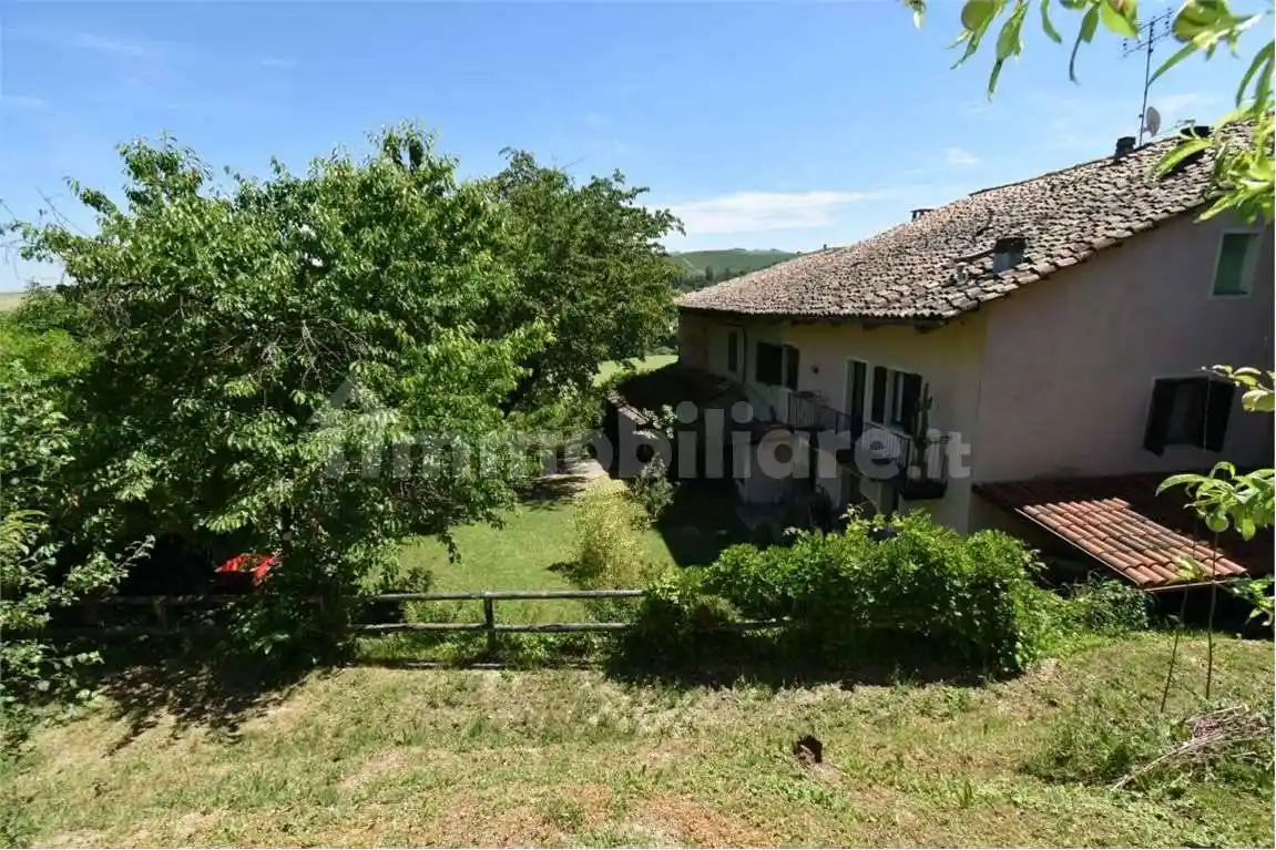 Rustico via Alba Monforte, 29, Centro, Castiglione Falletto - foto 3