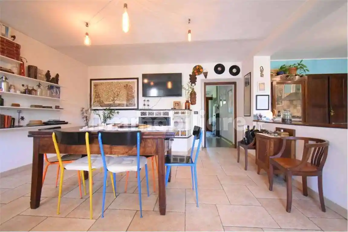 Rustico via Alba Monforte, 29, Centro, Castiglione Falletto - foto 4