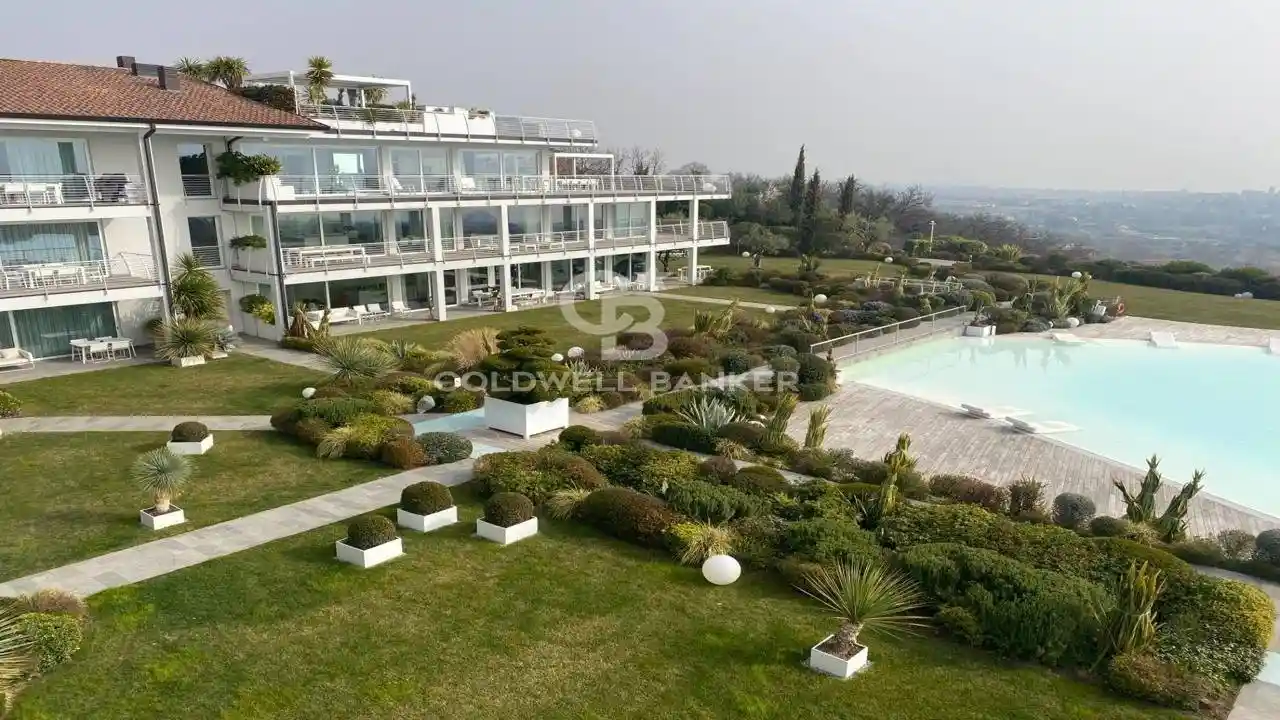 Villa in vendita a Padenghe sul Garda