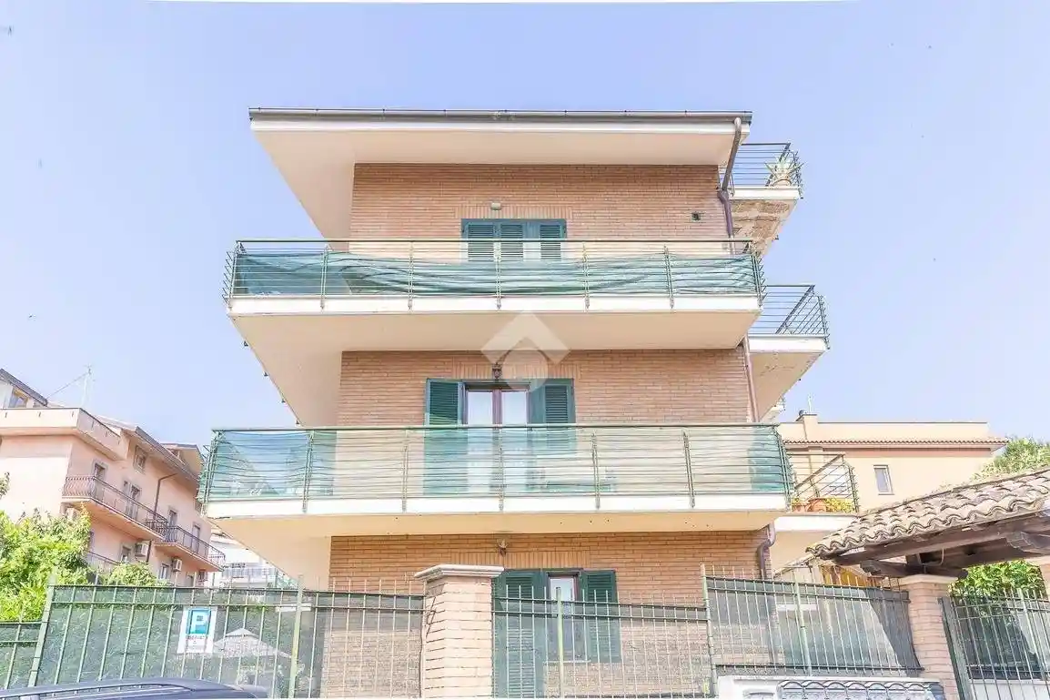 Appartamento in vendita a Castel Gandolfo