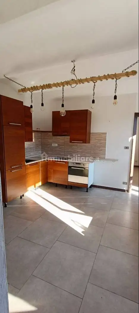 Palazzo - Edificio in affitto a Asti