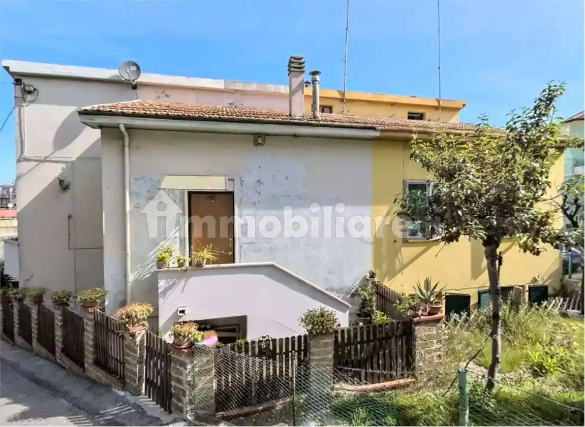 Appartamento in vendita a Falconara Marittima