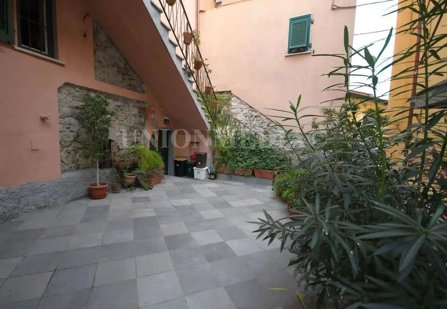 Casa indipendente in vendita a Sarzana
