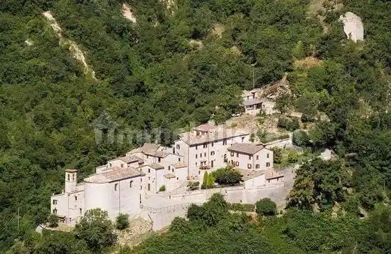 Rustico - Casale in vendita a Fossombrone