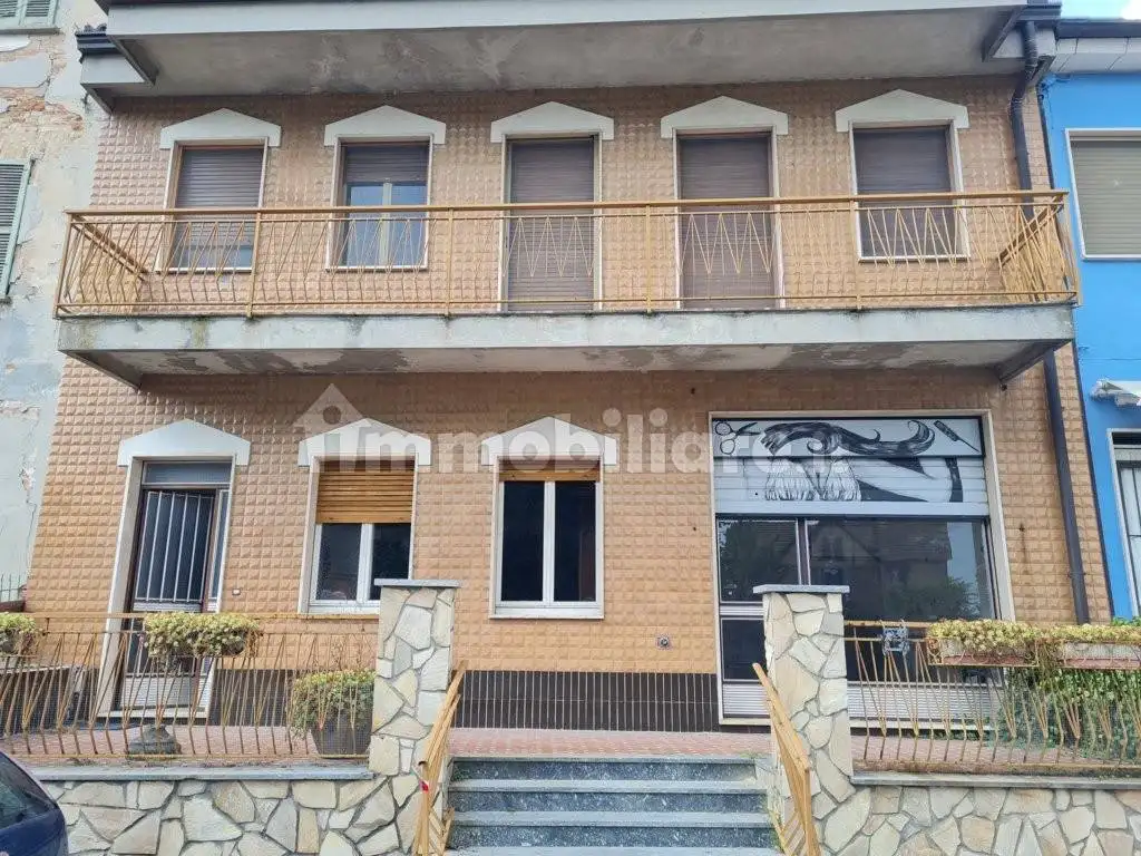 Casa indipendente in vendita a San Damiano al Colle