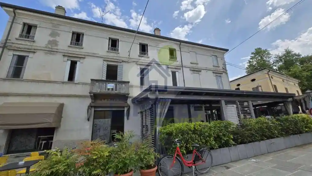 Palazzo - Edificio in vendita a Luzzara